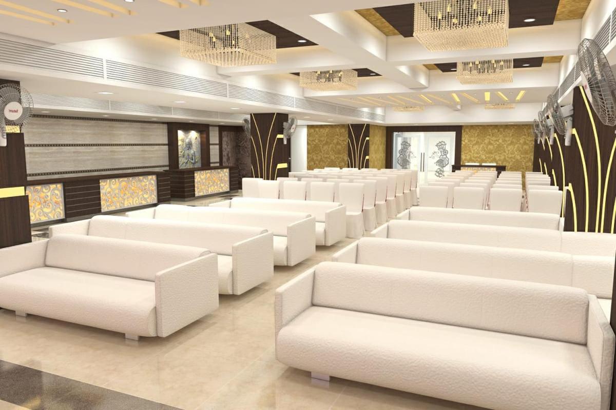 Hotel Yuvraj Grand ジャバルプル エクステリア 写真